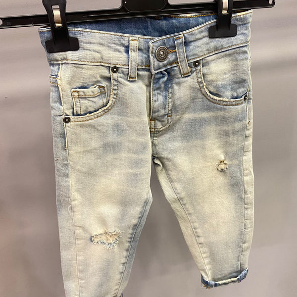 Jeans con rotture sabbiato 2 a 16 anni