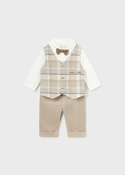 Completo camicia con papillon e pantalone