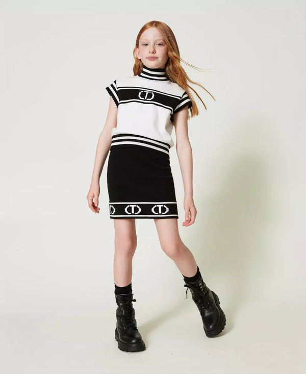 Maglia lupetto con Oval T jacquard e gonna ragazza