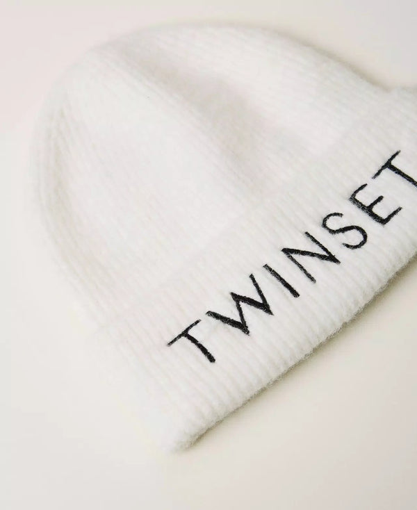 Cappello in maglia con ricamo logo