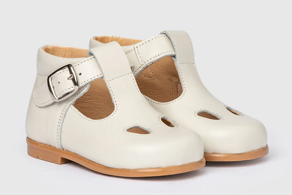 First steps shoes in genuine beige leather from number 18 to 24 