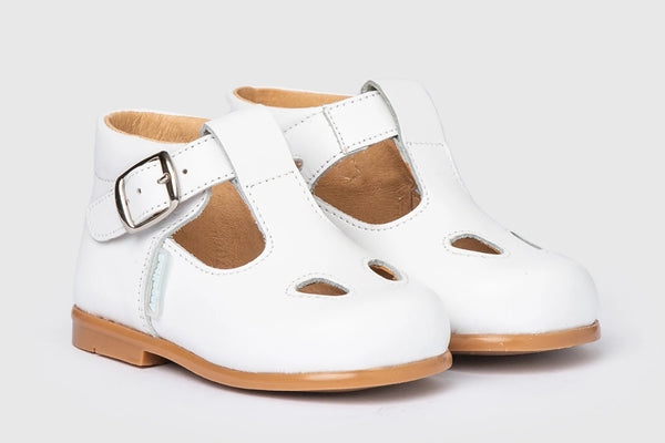 First steps shoes in genuine white leather from number 18 to 24 